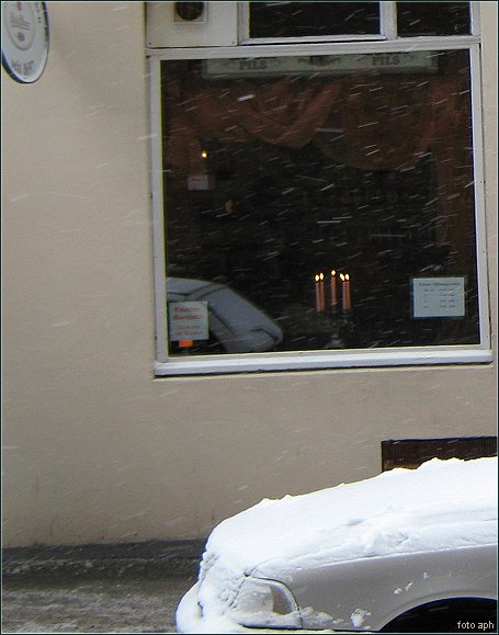 Licht im Schneetreiben