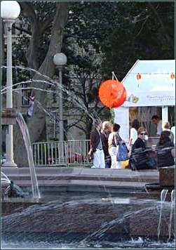 Nudelmarkt am Brunnen
