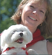 L�chelndes Frauchen, l�chelnder Hund