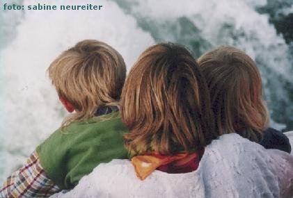 Mutter und Kinder